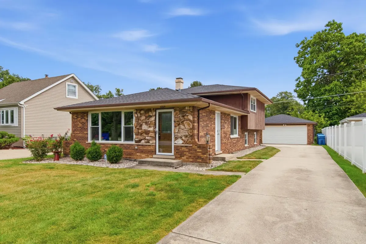 11529 S Laramie AVE, Alsip, IL 60803