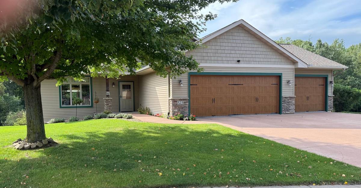 525 Devin LN, River Falls, WI 54022