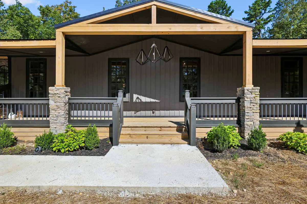 226 1st Dr, Altamont, TN 37301