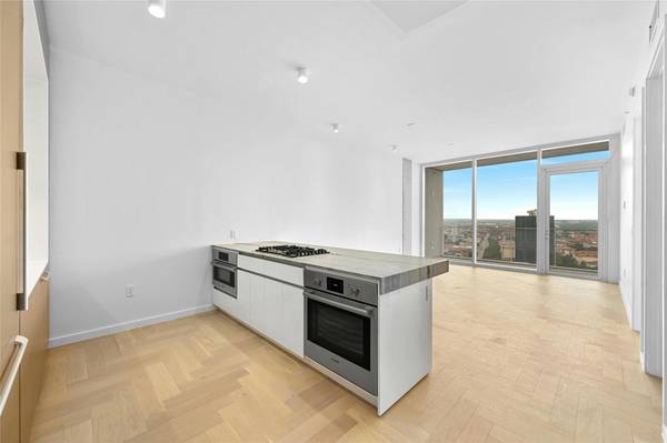 313 W 17th ST #2402, Austin, TX 78701