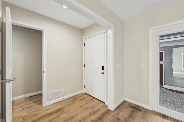 10419 Garnett ST, Overland Park, KS 66214