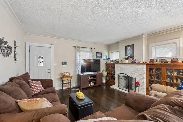 10305 E 35th ST, Independence, MO 64052