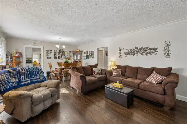 10305 E 35th ST, Independence, MO 64052