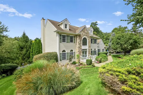 20 Parkview CIR, Carmel, NY 10512