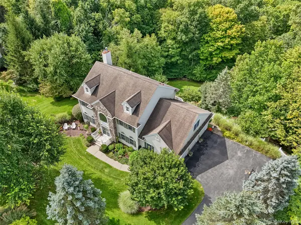 20 Parkview CIR, Carmel, NY 10512