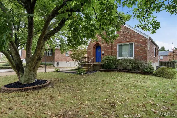 10017 N Marlene DR, St Louis, MO 63123