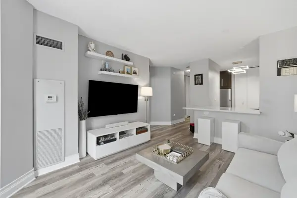 222 N Columbus DR #2807, Chicago, IL 60601