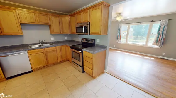 203 E Madison AVE, Fairfield, IA 52556
