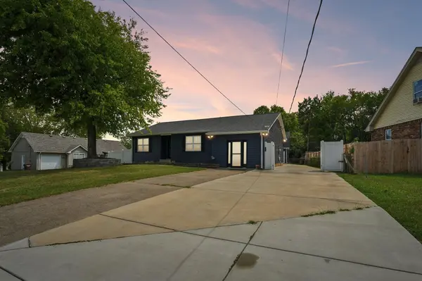 1124 Nelson Dr, Madison, TN 37115
