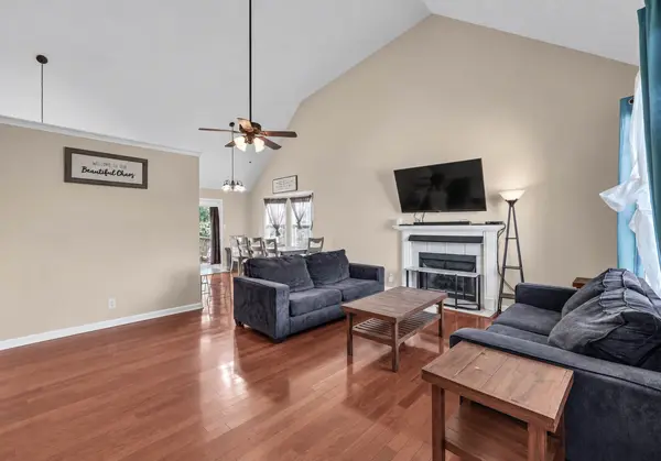 1967 Whirlaway Cir, Clarksville, TN 37042