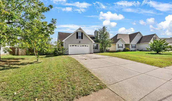 1967 Whirlaway Cir, Clarksville, TN 37042