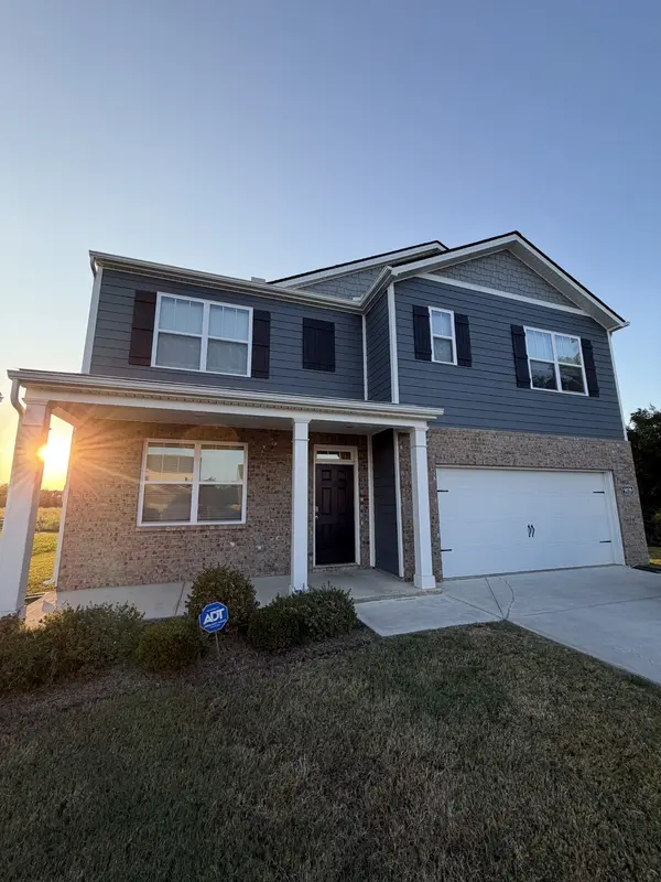 9039 Copenhagen Dr, Murfreesboro, TN 37129