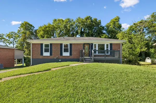 5007 Bonnameade Dr, Hermitage, TN 37076