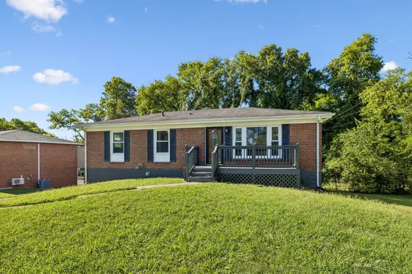 5007 Bonnameade Dr, Hermitage, TN 37076