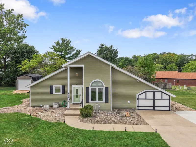 905 N Hamilton DR N, Greensburg, IN 47240