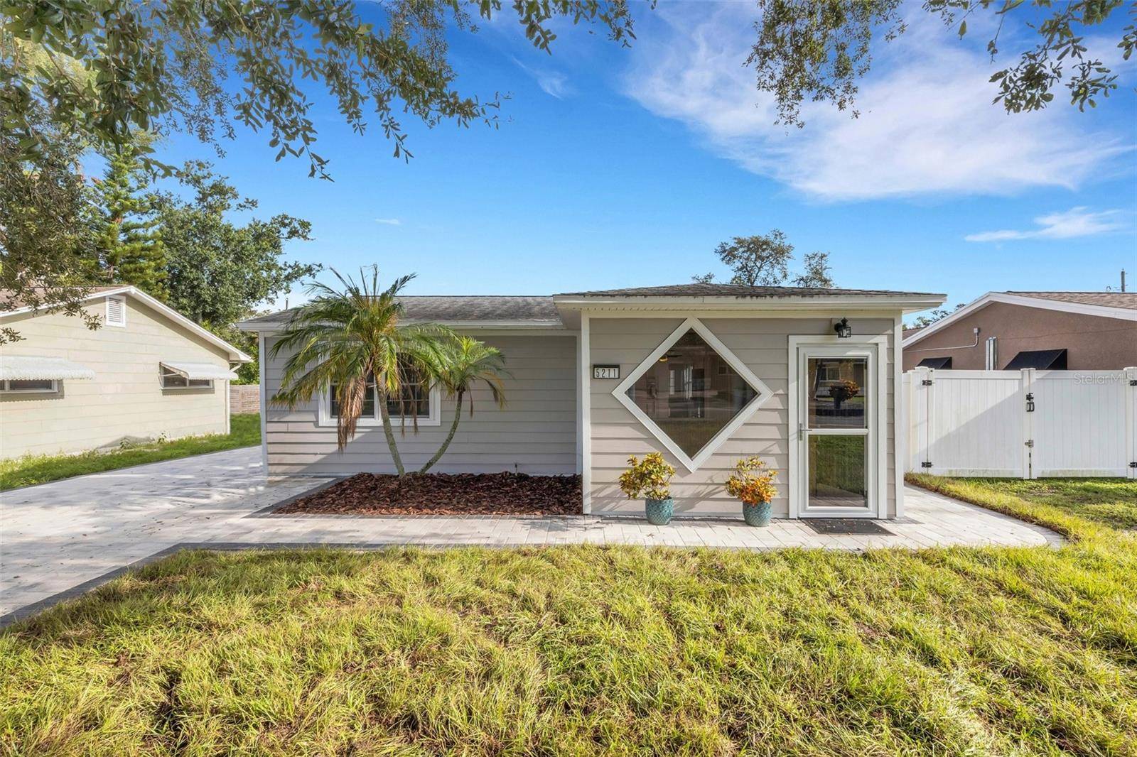 5211 48TH TER N, St Petersburg, FL 33709