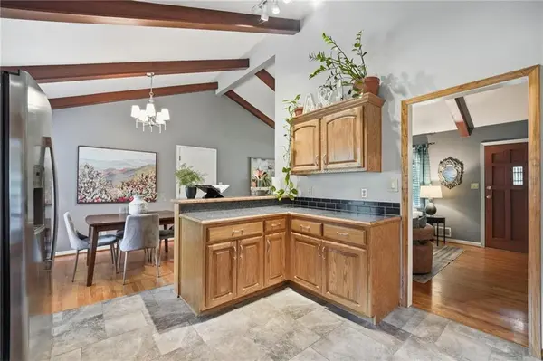 8133 W 93rd ST, Overland Park, KS 66212