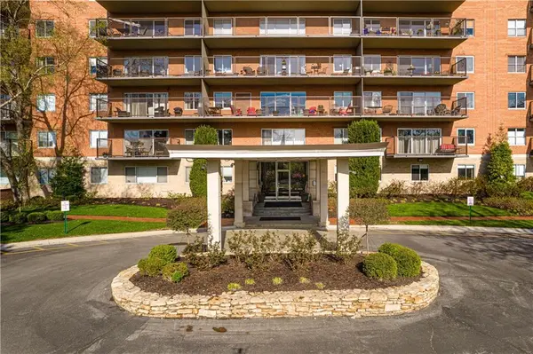 4550 Warwick BLVD #1101-1102, Kansas City, MO 64111
