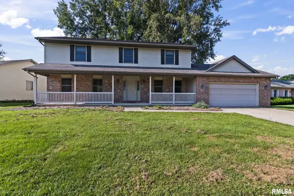 2316 Shabbona DR, Springfield, IL 62702
