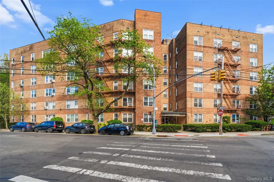74-45 Yellowstone BLVD #5G, Rego Park, NY 11374