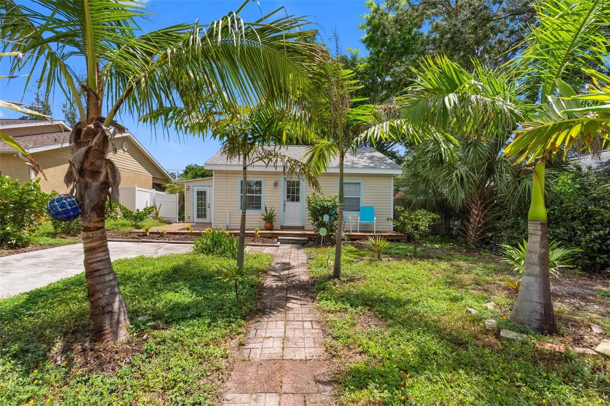 2222 QUINCY ST S, St Petersburg, FL 33711