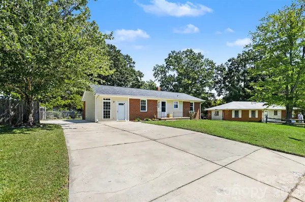 105 Marine DR, Pineville, NC 28134