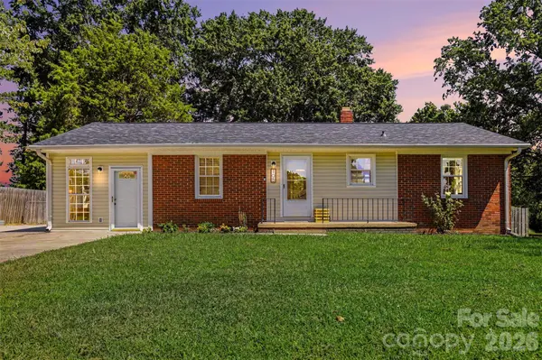 105 Marine DR, Pineville, NC 28134