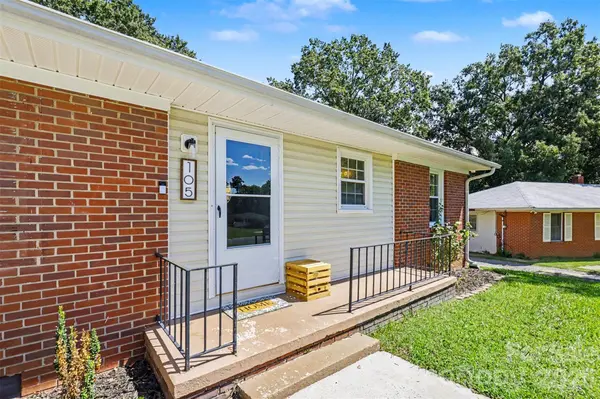 105 Marine DR, Pineville, NC 28134