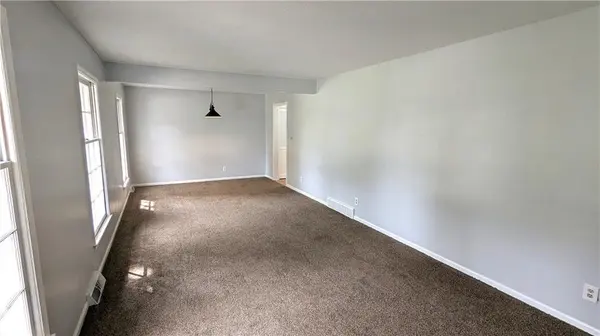 8116 E 96th TER, Kansas City, MO 64134