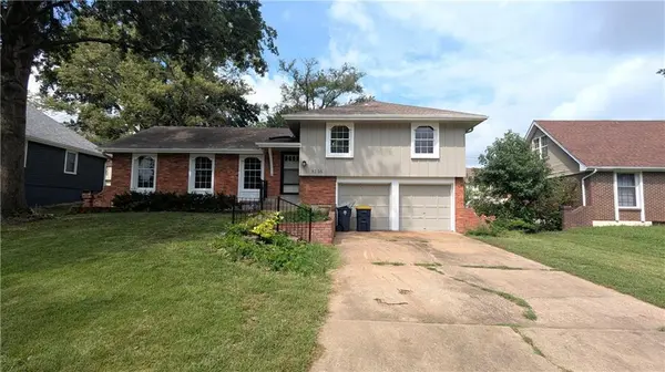 8116 E 96th TER, Kansas City, MO 64134