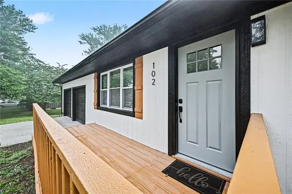 102 O E AVE, Excelsior Springs, MO 64024