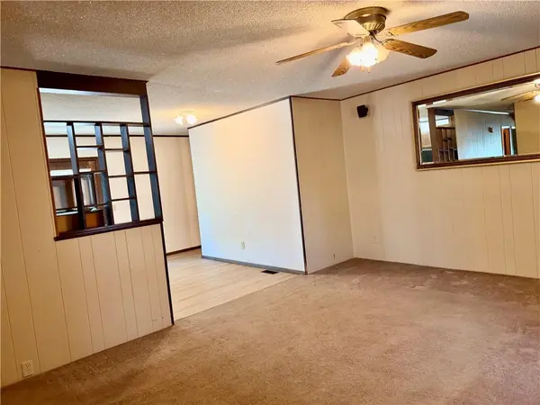 2403 College LN #W, St Joseph, MO 64503
