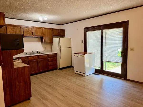 2403 College LN #W, St Joseph, MO 64503
