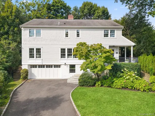 8 Lyons PL, Larchmont, NY 10538