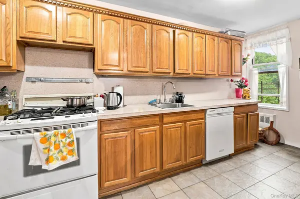 74-45 Yellowstone BLVD #5G, Rego Park, NY 11374