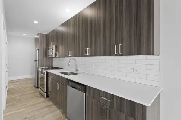 1531 W Howard AVE #210, Chicago, IL 60626