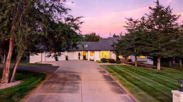 4771 Juniper Ridge CIR NW, Ramsey, MN 55303