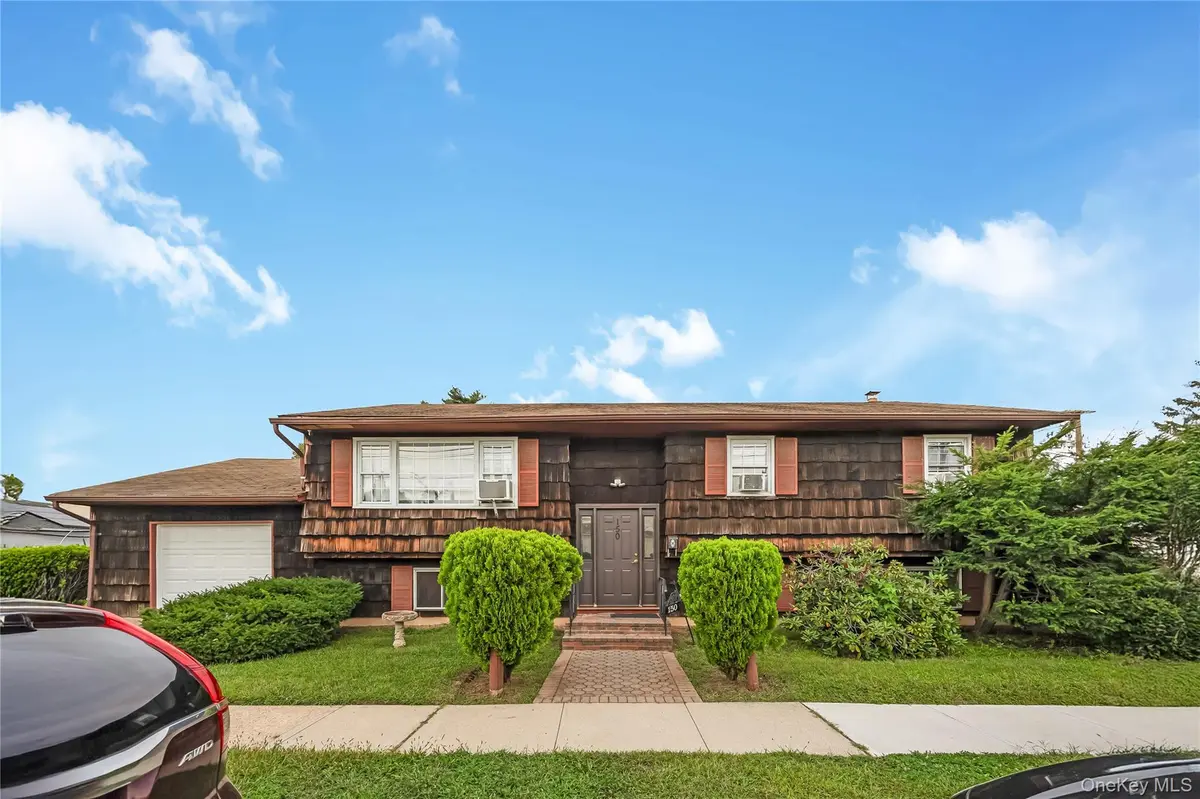 150 Holly AVE, Hempstead, NY 11550