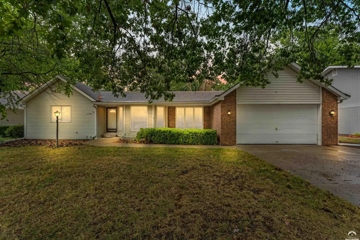 2709 Lawrence AVE, Lawrence, KS 66047