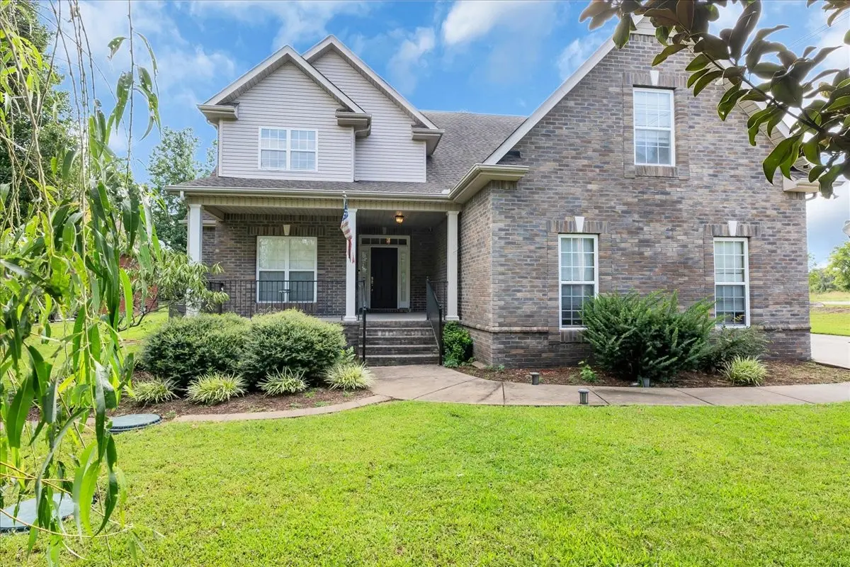 1204 Lunar Dr, Murfreesboro, TN 37129