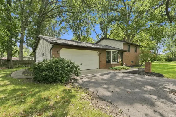 4110 Woodstock DR, Fort Wayne, IN 46815-6761