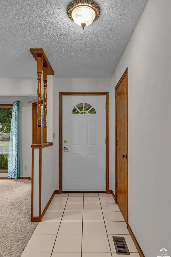 2709 Lawrence AVE, Lawrence, KS 66047