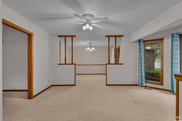 2709 Lawrence AVE, Lawrence, KS 66047