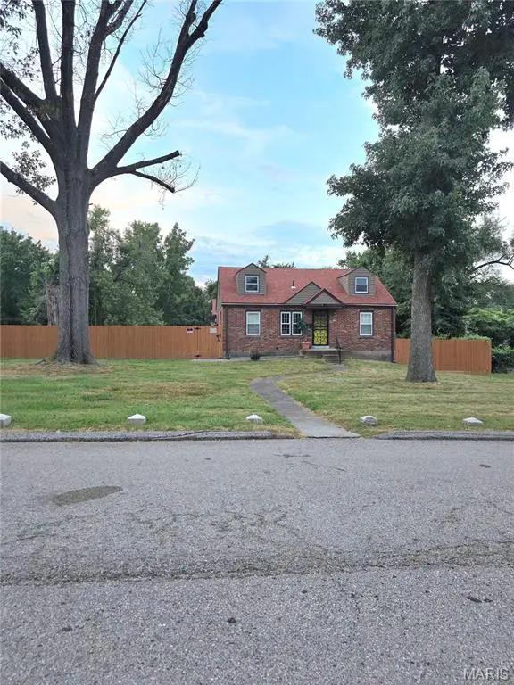 8000 Plymouth CT, Berkeley, MO 63134