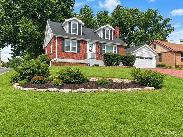 415 Castello, Florissant, MO 63031