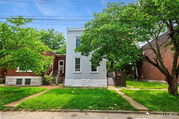 3650 Salena ST, St Louis, MO 63118