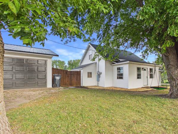 201 Nelson ST S, Cyrus, MN 56381