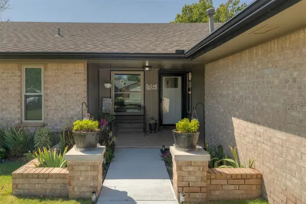 11613 Shasta LN, Oklahoma City, OK 73162