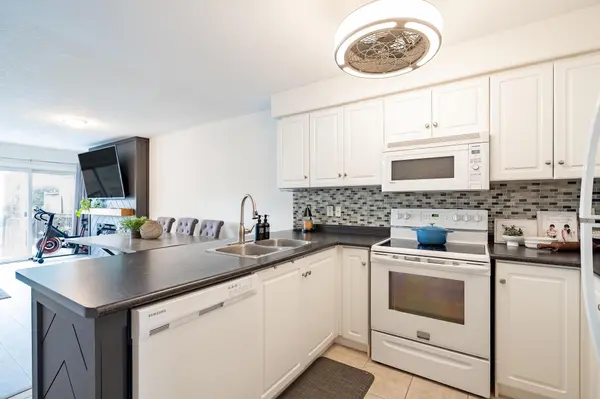 79 Sanford ST, Barrie, ON L4N 3C6