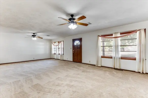 1418 N Pleasant View, Wichita, KS 67203